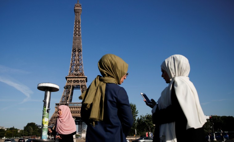 Мусульманский мир объявляет бойкот французским товарам
