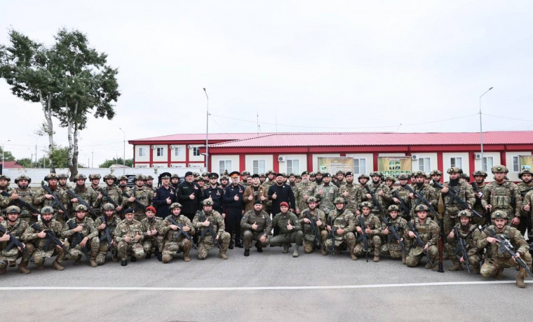 В Грозном отметили 25-ю годовщину со дня образования ОМОН «АХМАТ-Крепость» (на транспорте)