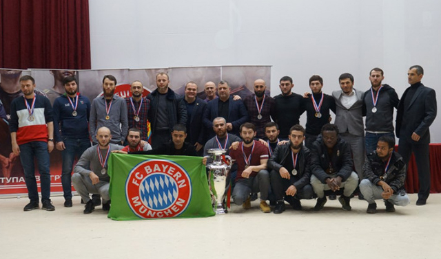 В Грозном наградили игроков республиканского этапа футбольной лиги «Amateur League»