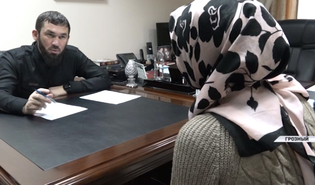 В Чечне продолжается неделя приема граждан в честь 18-летия «Единой России»