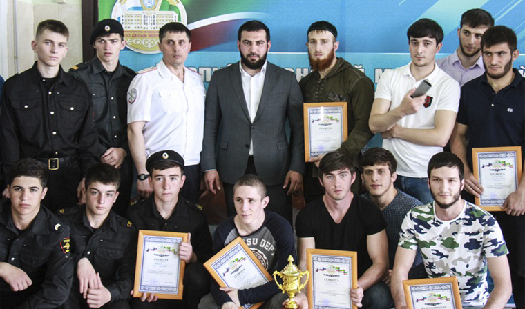 В Грозном прошел турнир среди молодежи по плаванию