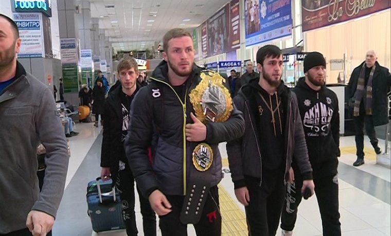 В Грозном встретили чемпиона лиги One Championship Виталия Бигдаша