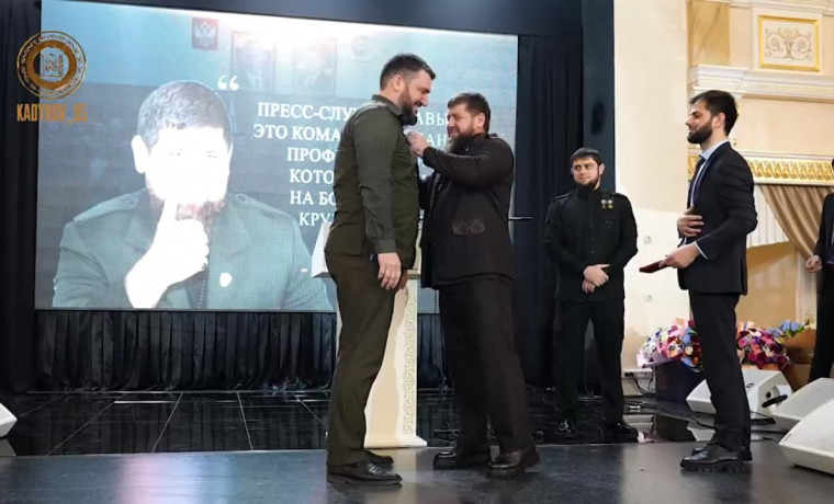 Рамзан Кадыров принял участие в чествовании чеченских журналистов в Доме торжеств «Сафия»