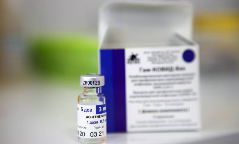 Минздрав определил предельную отпускную цену вакцины "Спутник V"
