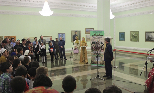 Художники из Луганской Народной Республики представили свои работы в Грозном