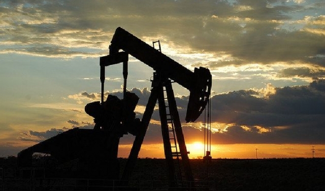 Цена на нефть выросла до 61,98 доллара за баррель