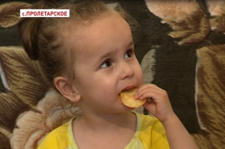 Больная девочка из Чечни будет лечиться в Москве