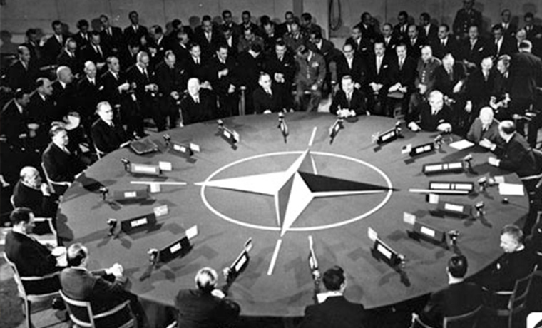 18 июля 1955 года в Париже прошла первая Конференция парламентариев стран-членов НАТО 