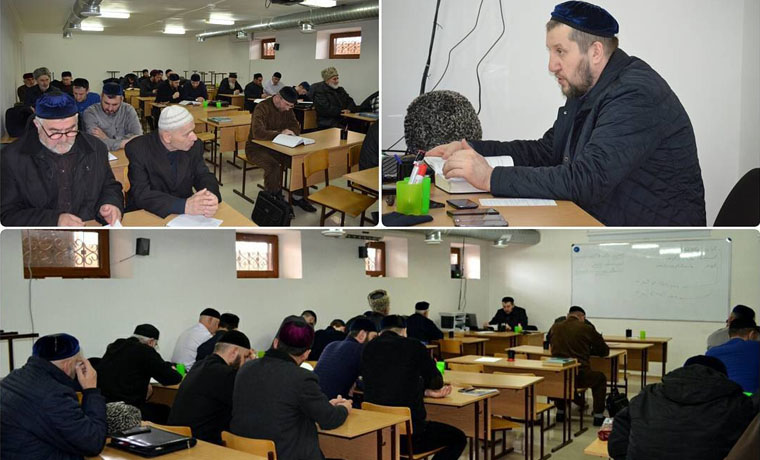 Имамы мечетей Чечни проходят курсы повышения квалификации