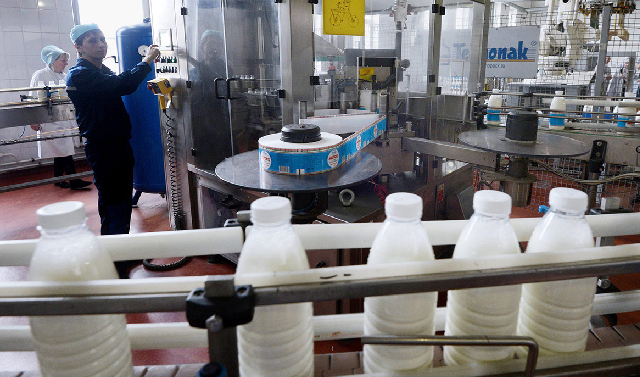 Россельхознадзор снял запрет на поставки из Белоруссии молока наливом