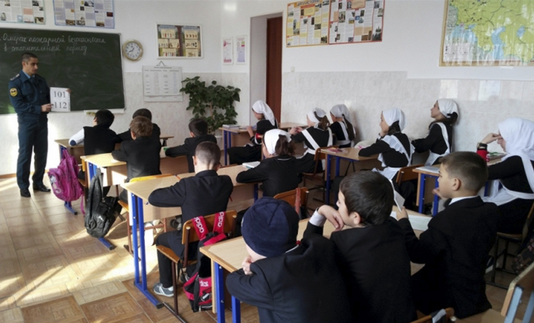 Чеченских школьников обучают мерам пожарной безопасности