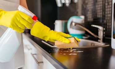 Роспотребнадзор напоминает, как соблюдать чистоту на кухне, чтобы снизить риски пищевых отравлений