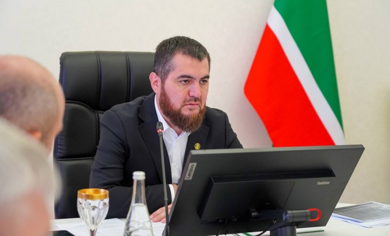 Сулейман Лорсанов провёл совещание с аппаратом Минздрава ЧР и руководителями медучреждений региона