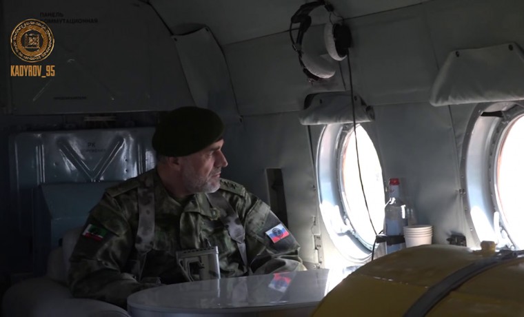 Алибек Делимханов посетил расположение чеченских подразделений в зоне СВО