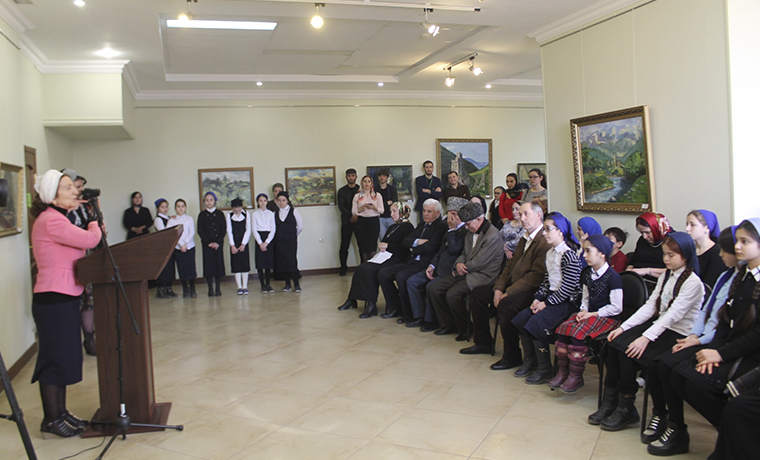 В Грозном открылась персональная выставка ингушской художницы Лидифы Мержоевой