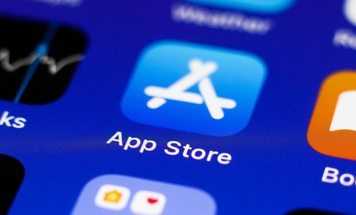 Компания Apple планирует разрешить установку приложений из сторонних магазинов