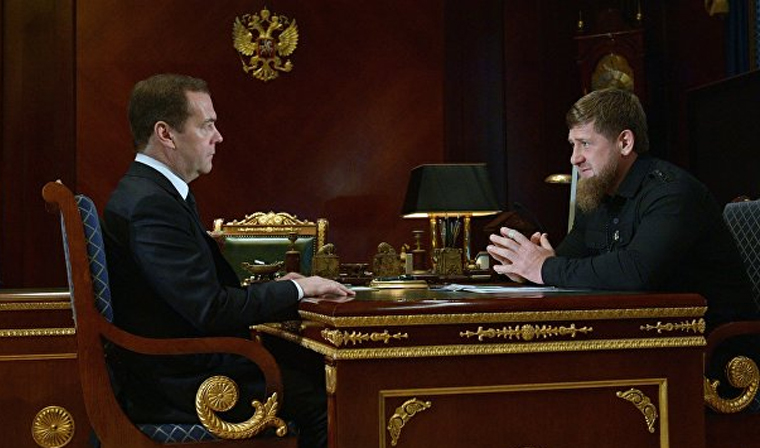 Дмитрий Медведев пообещал Рамзану Кадырову поддержку в ликвидации третьей смены в школах