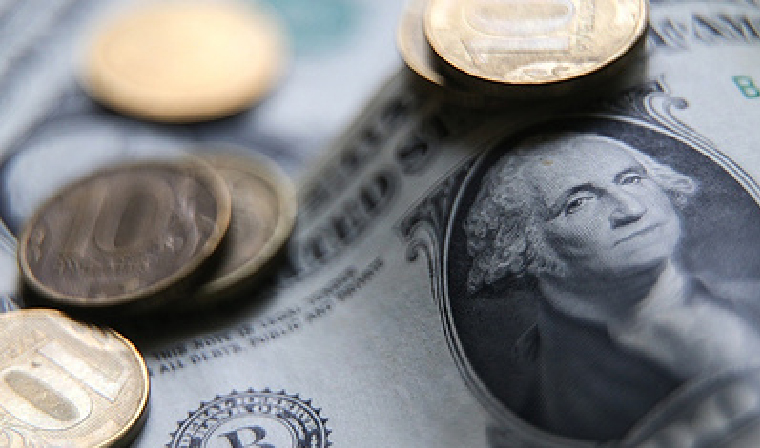 Издание The Wall Street Journal: России удалось сократить роль доллара в своей экономике