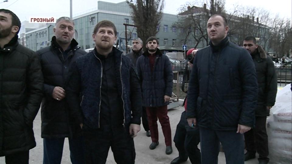 Р. Кадыров совершил инспекционную поездку по восстанавливаемым в Грозном объектам