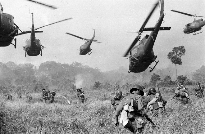 3 апреля 1965 года ВВС США произвели первый налет на Демократическую Республику Вьетнам
