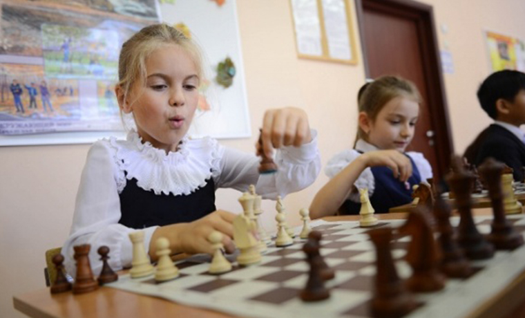 В школах России введут обязательные занятия по шахматам