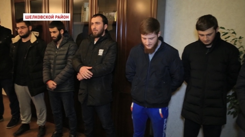 В Шелковском районе Чечни  задержали  молодых людей, которые хотели примкнуть к террористам ИГ 