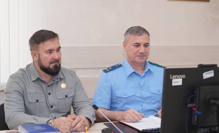 Прокурор Чеченской Республики Арсан Адаев провел прием граждан ...
