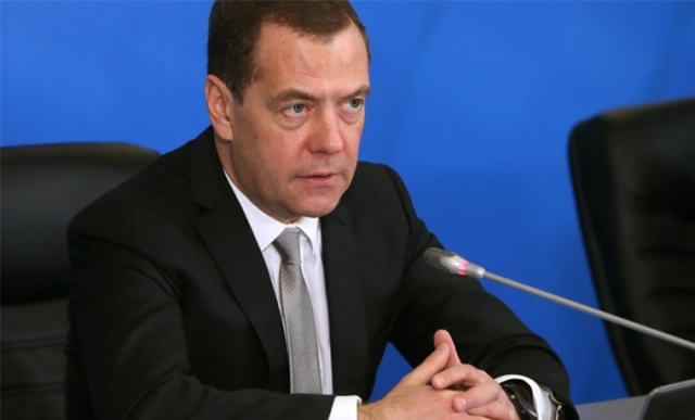 Дмитрий Медведев заявил о готовности ввести специальные пошлины на нефть из-за роста цен на бензин