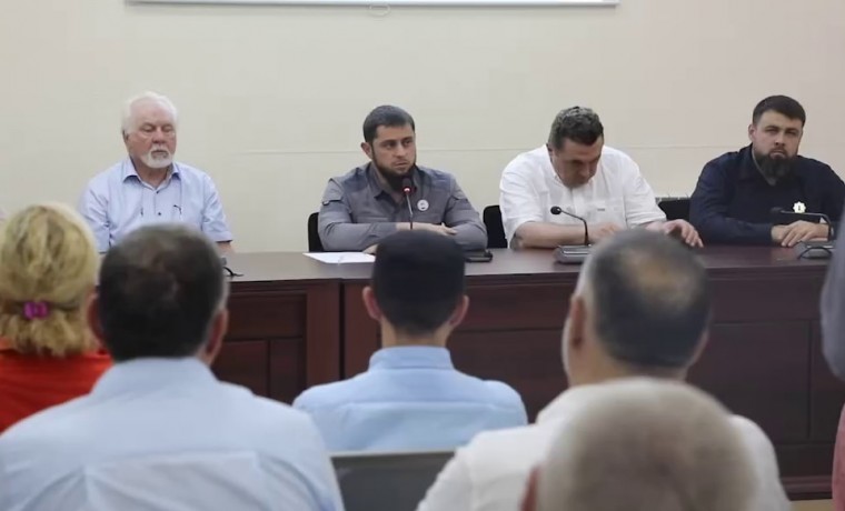 Ахмед Дудаев встретился с членами Общественного совета при Министерстве обороны России