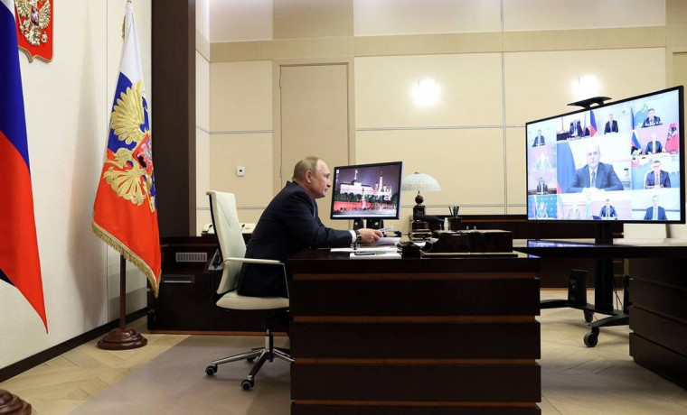 Владимир Путин: В регионы поступило свыше 1000 мобильных медицинских комплексов