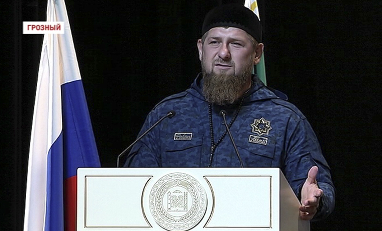 Рамзан Кадыров принял участие в мероприятии, посвященном Дню памяти и скорби чеченского народа