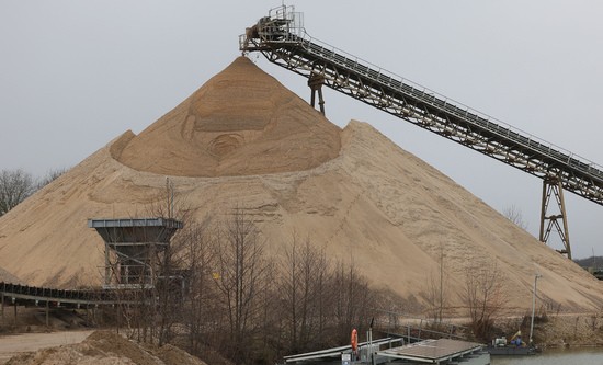 Китай приостановил поставки песка на Тайвань