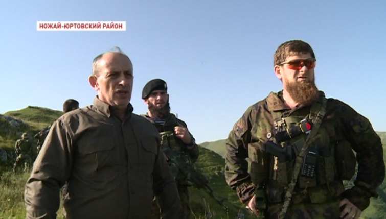 В высокогорном Беное Рамзан Кадыров проверил подготовку спецназа и сотрудников полиции 