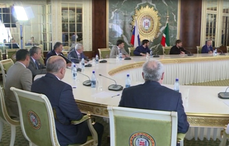 Р.Кадыров встретился с представителями политических партий 