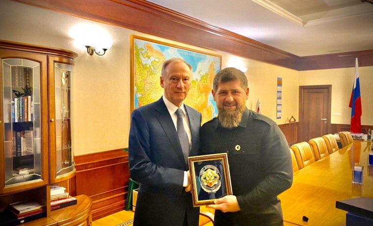 Глава Чеченской Республики поздравил Николая Патрушева с днем рождения