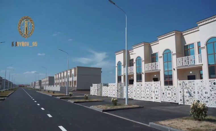 Новый жилой комплекс на 75 таунхаусов открылся в Висаитовском районе Грозного