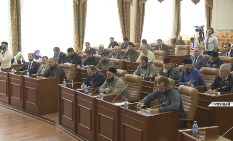 В Грозном состоялось заседание оргкомитета по подготовке мероприятий, посвященных ко Дню республики