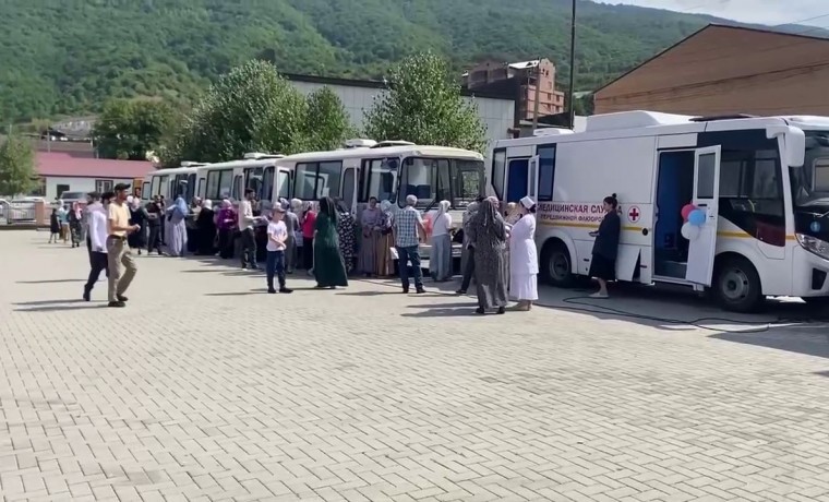 В районах ЧР продолжается цикл выездных диспансеризаций взрослого и детского населения