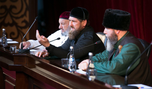 Рамзан Кадыров в первый день священного месяца Зуль-Хиджа встретился с представителями духовенства Чечни