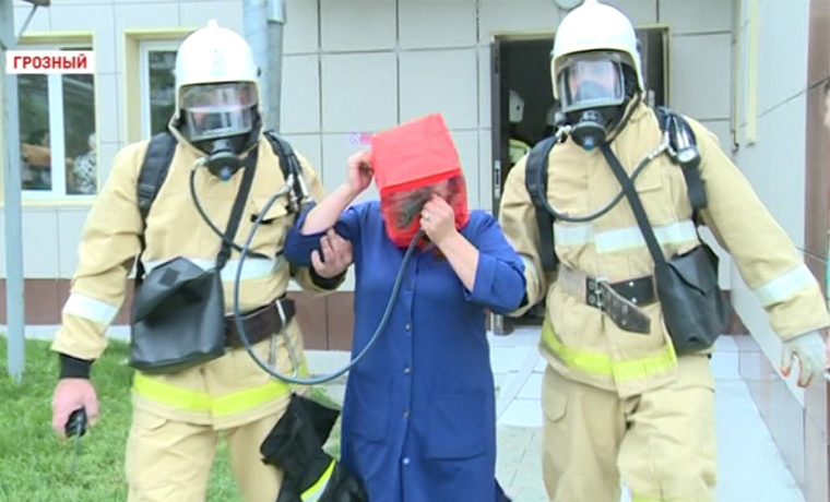 МЧС провело пожарно-тактические учения в городской больнице №9