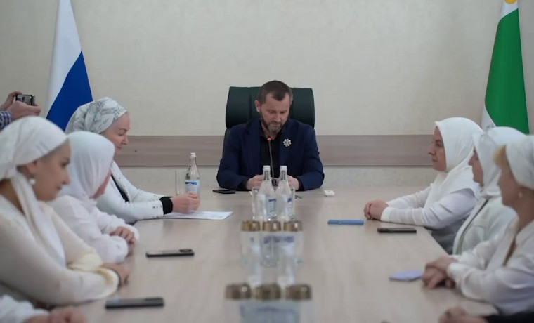 В Минобрнауки ЧР прошла церемония награждения победителей педагогического конкурса