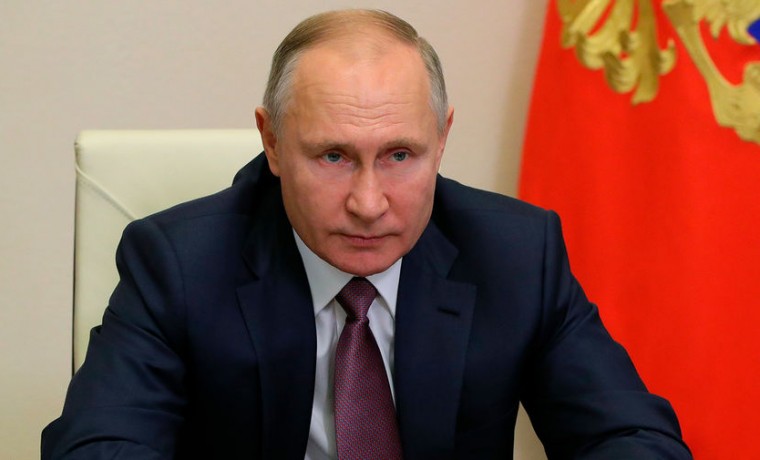 Россияне смогут более свободно ездить в другие страны примерно с сентября, заявил Президент