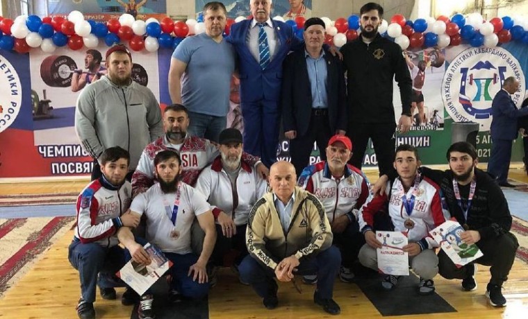 Тяжелоатлеты из Чеченской Республики завоевали 11 наград на Чемпионате СКФО по тяжелой атлетике