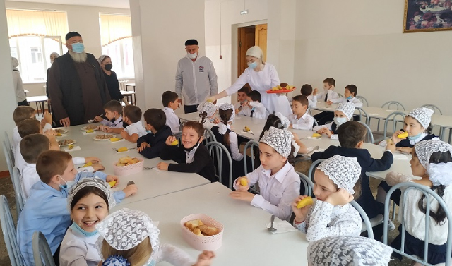 В Чеченской Республике проверили организацию горячего питания в школах