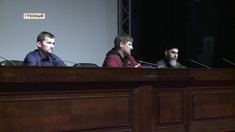 Глава Чечни встретился с деятелями культуры и представителями молодёжных организаций республики
