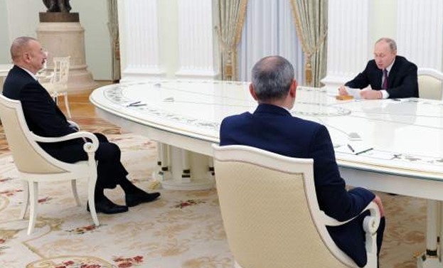 В Кремле проходят переговоры Путина, Пашиняна и Алиева