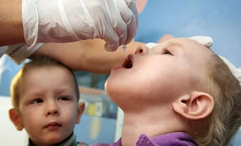 Вспышку полиомиелита в России специалисты назвали маловероятной