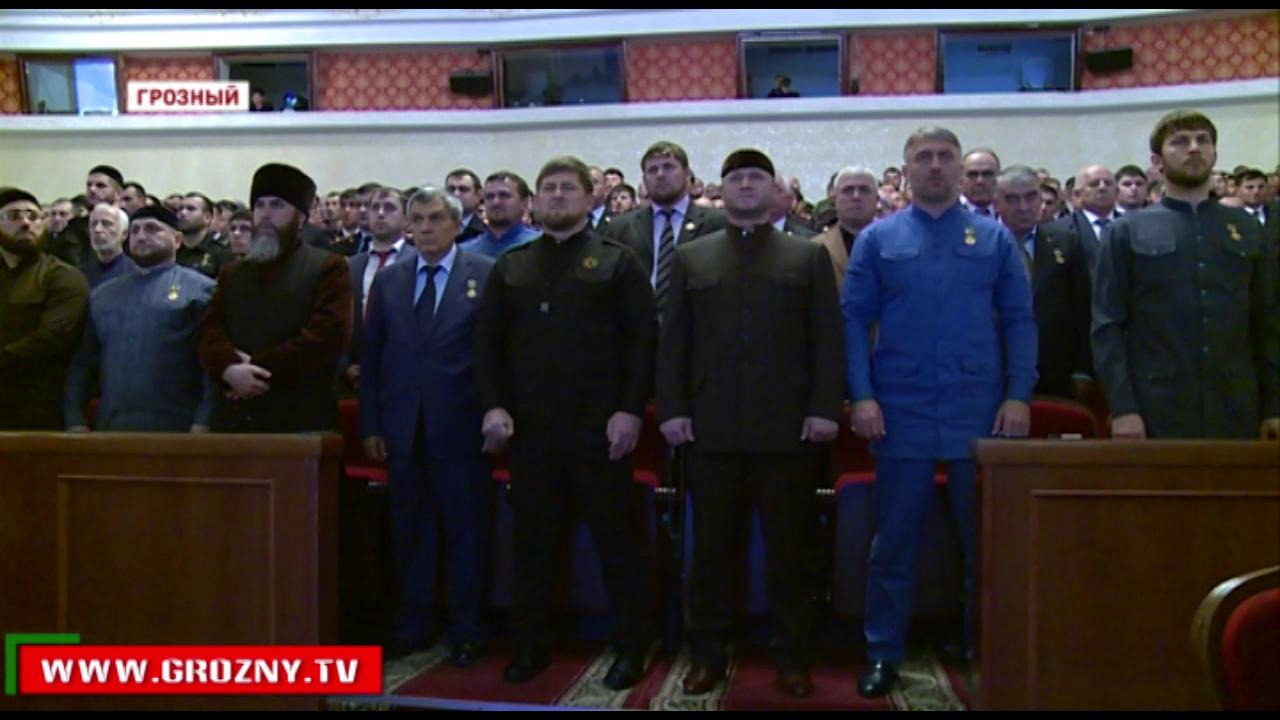 Рамзан Кадыров поздравил соратников и жителей с Днем мира.