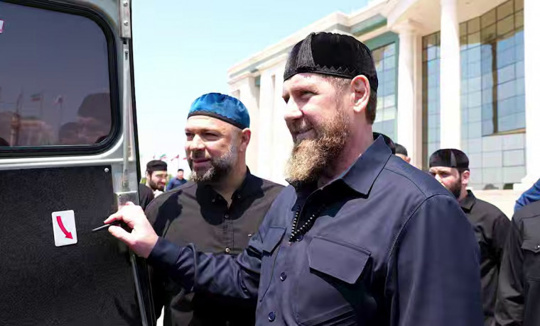 В зону СВО из ЧР доставят 8 внедорожников высокой проходимости