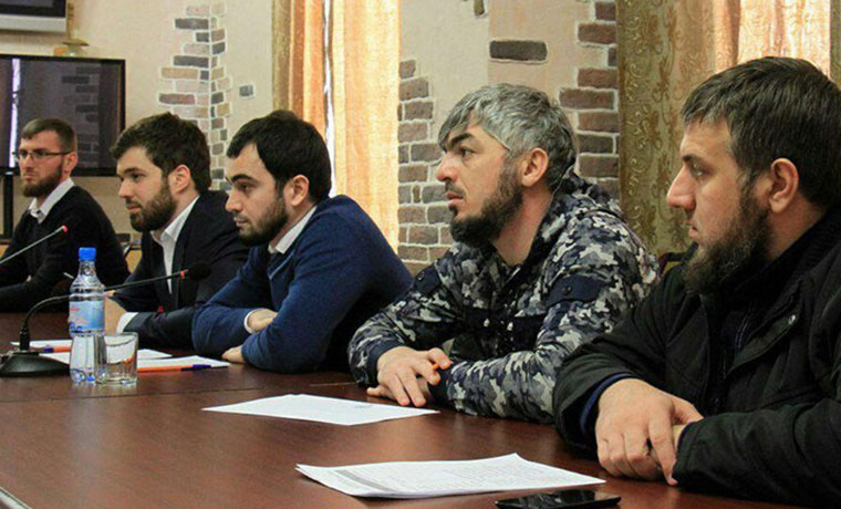Во Дворце молодежи отобрали волонтеров, которые будут задействованы на открытии горнолыжного курорта «Ведучи»